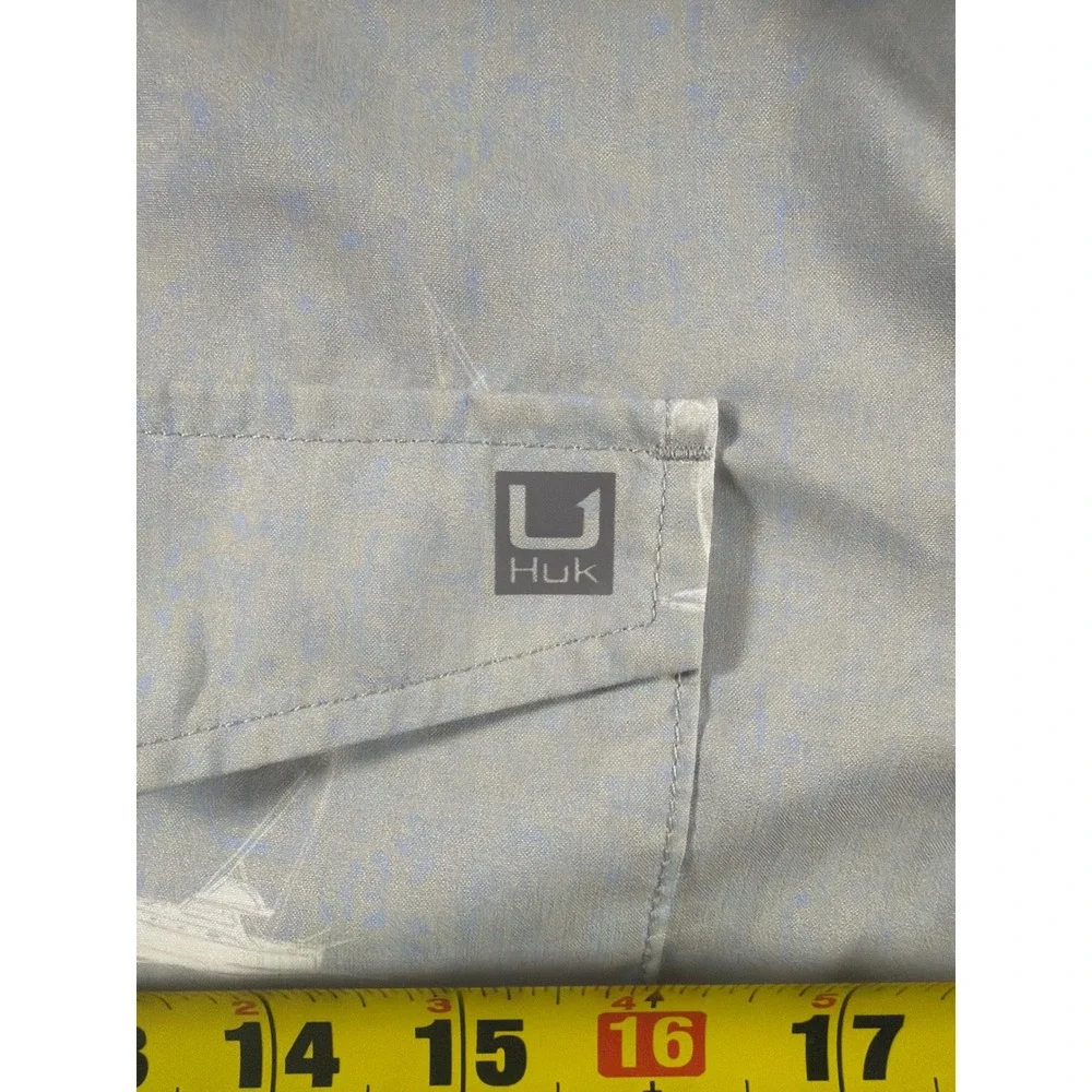 Huk Fishing Shirt Mens Small Blue Short Sleeve Button Down Performance Fishing